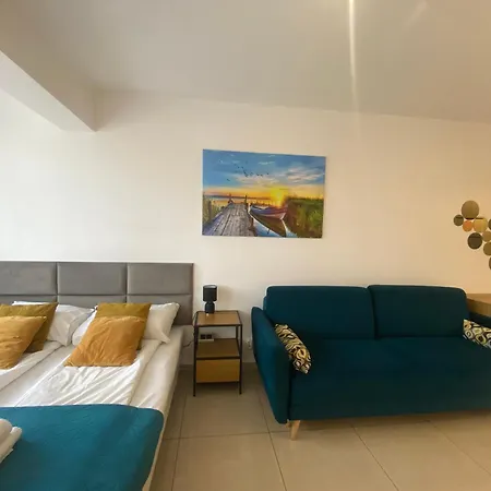 103 Planeta, 100 M Od Plazy *