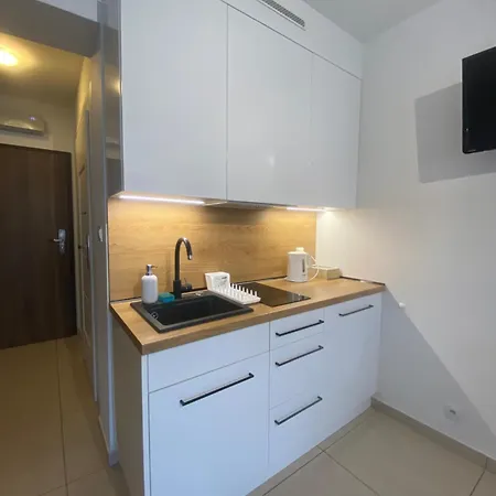 103 Planeta, 100 M Od Plazy