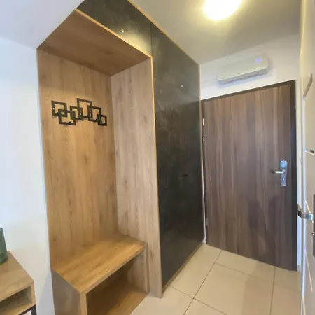 103 Planeta, 100 M Od Plazy דירה