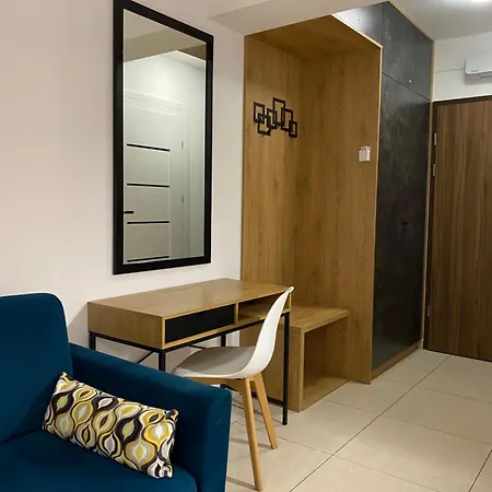 103 Planeta, 100 M Od Plazy * מיילנו